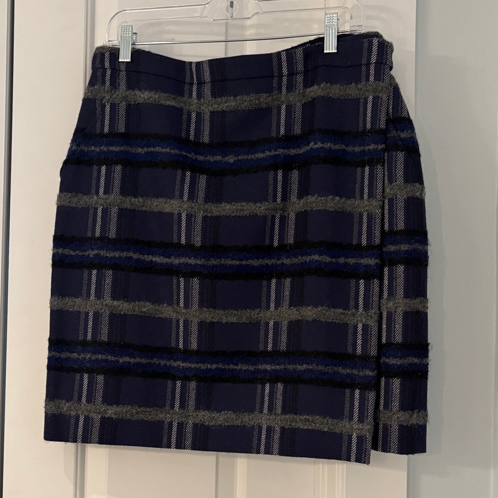 Akris Punto plaid wool mini skirt.